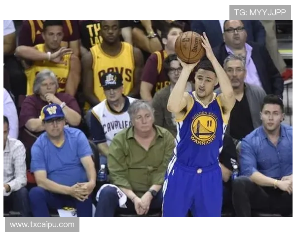 乔丹·汤普森训练完直接去超市抢打折牛排，这反差谁懂